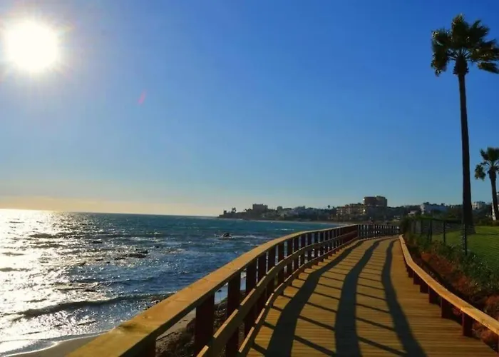 5* Stunning Golf & Sea Apartment