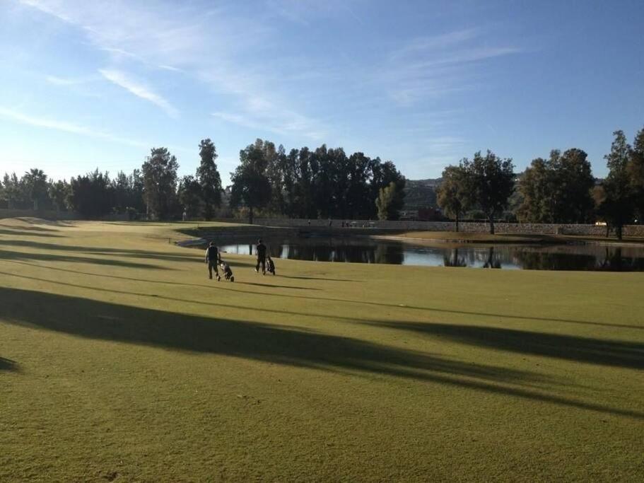 5* Stunning Golf & Sea *