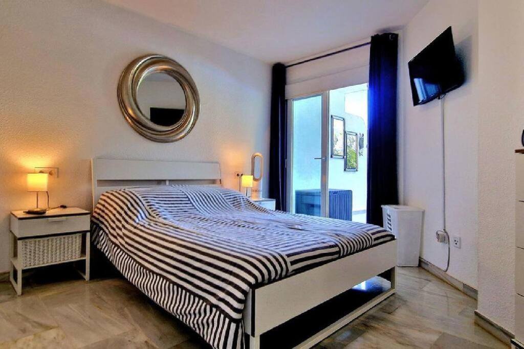 5* Stunning Golf & Sea Apartament *