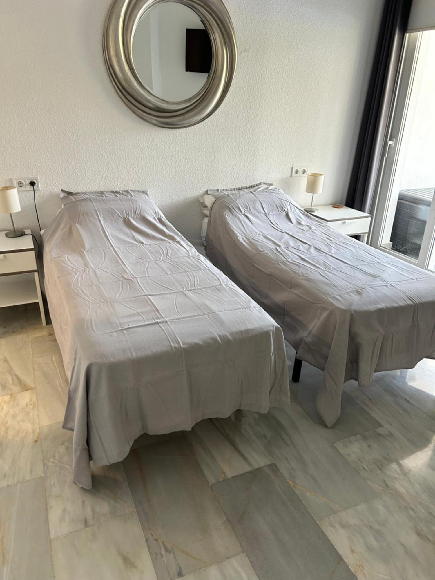 5* Stunning Golf & Sea Apartament